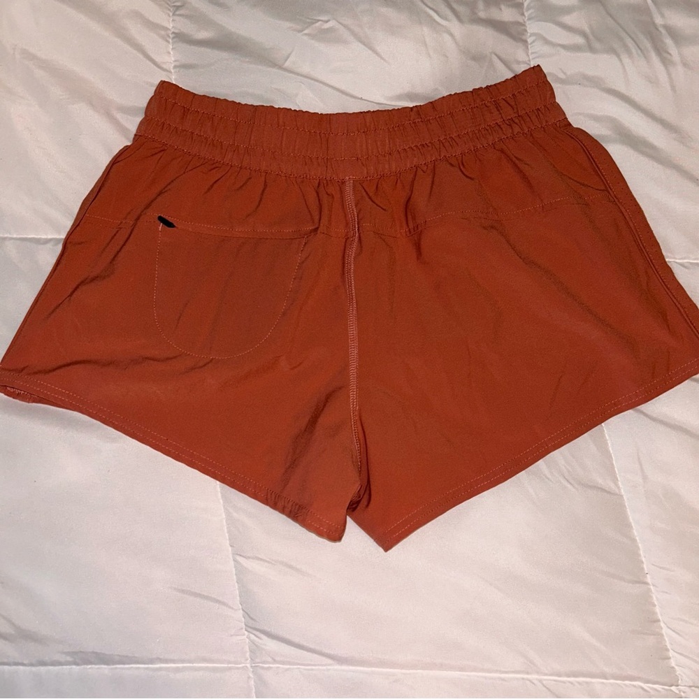 Vuori Dash Shorts - Picture 8 of 11